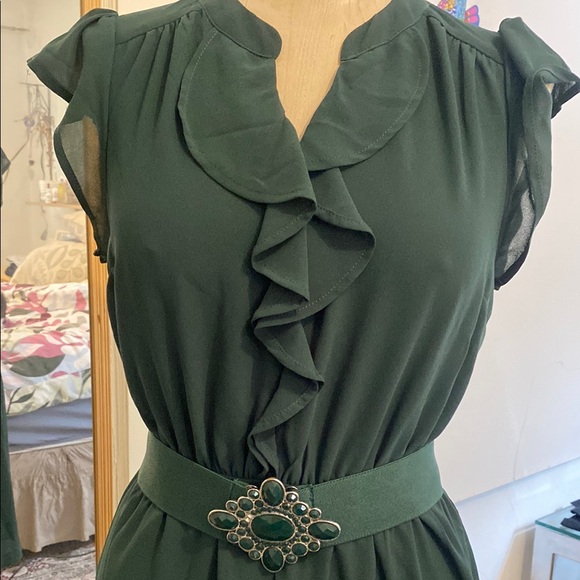 Elegant Green Ruffle Dress - Picture 2 of 5